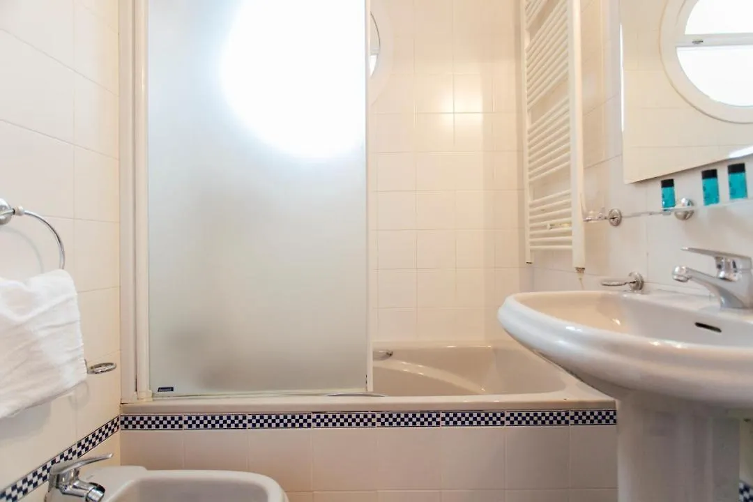2 Bedrooms 1 Bathroom Furnished - Santa Cruz - Alfalfa - Nice Duplex - Mintystay Seville Apartment